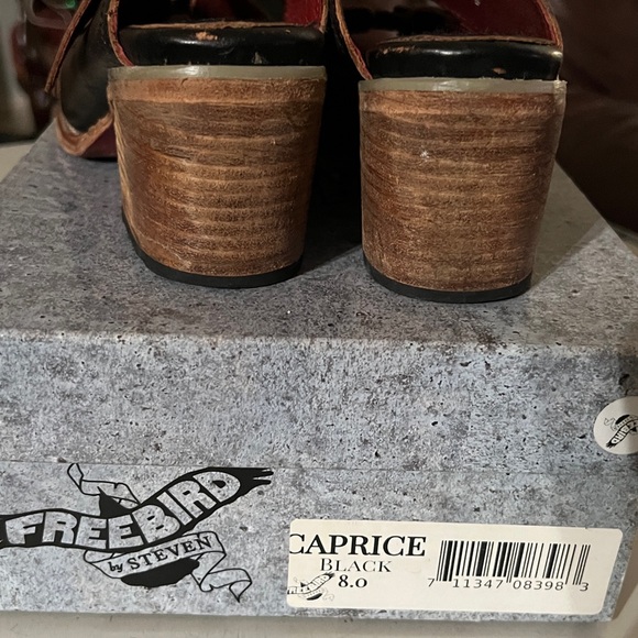 Freebird Women’s Dark Leather Sandal - Picture 8 of 9